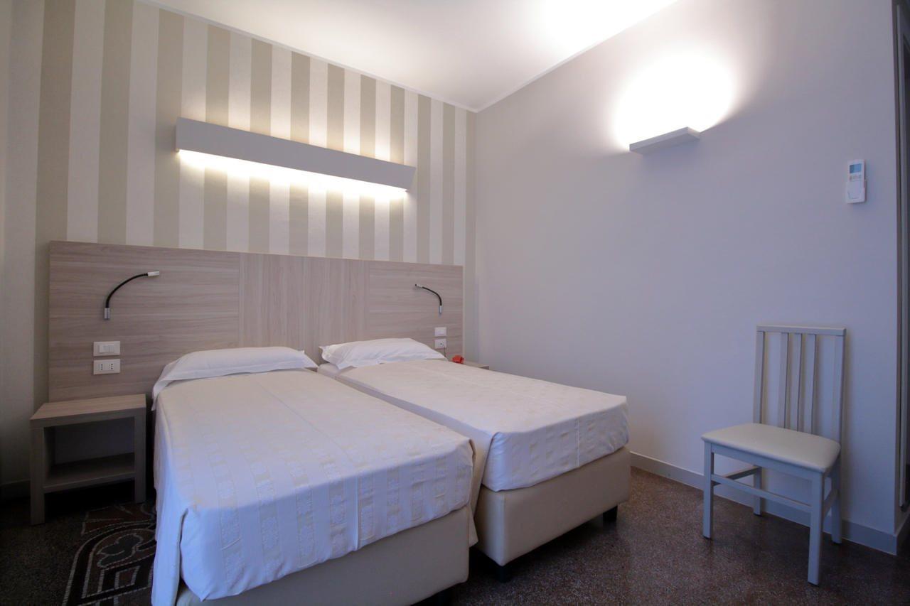 Hotel Vittoria Genoa